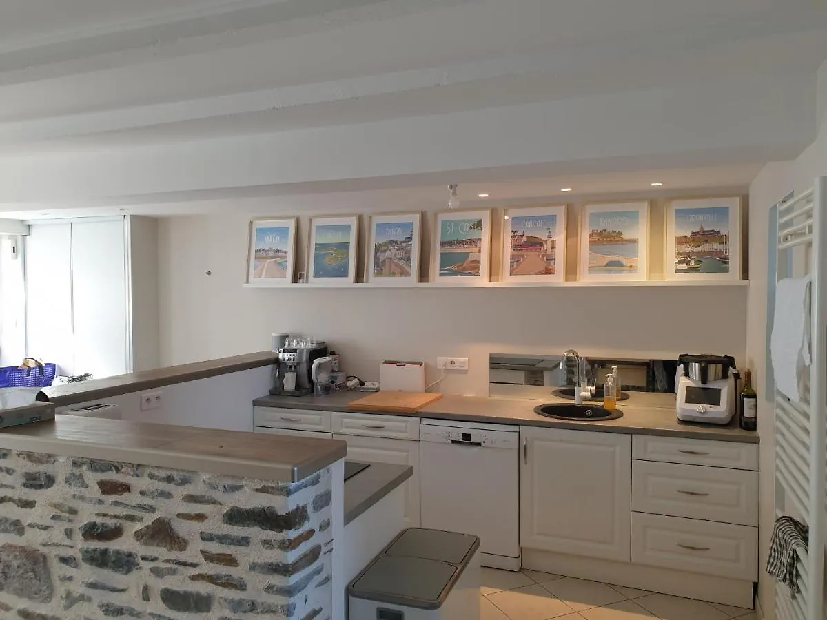 Maison De Ville Situee A 8 Kms Du Mont St Michel Pontorson Semesterbostad