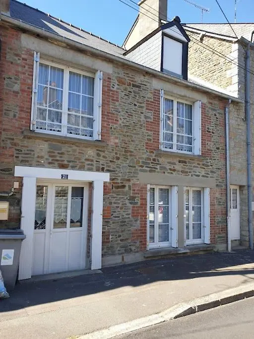 Holiday home Maison De Ville Situee A 8 Kms Du Mont St Michel Pontorson