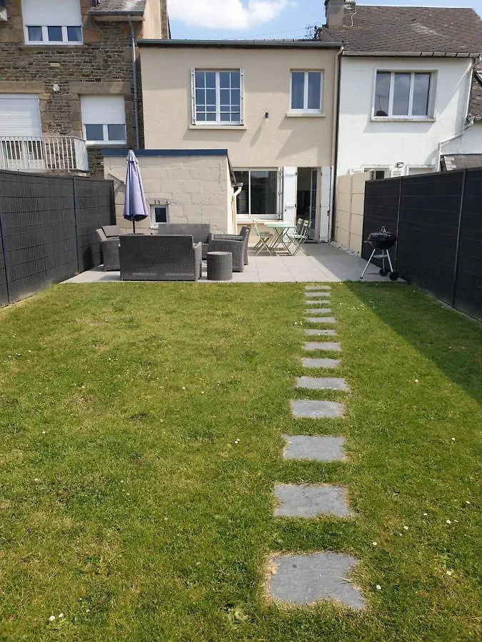 Maison De Ville Situee A 8 Kms Du Mont St Michel Pontorson Holiday home